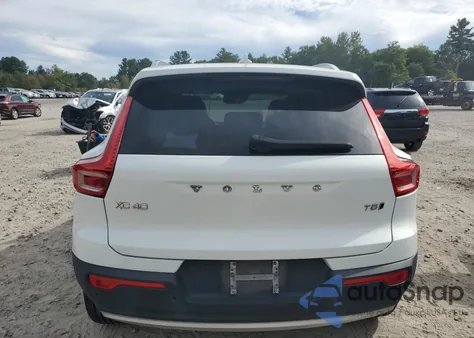 2019 Volvo Xc40 T5 Momentum z USA, uszkodzony, nr VIN YV4162UK5K2111660